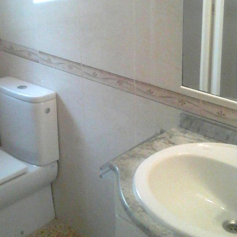 AT076 Planta baja en 1ra línea del paseo marítimo - Apartamento de 3 dormitorios - 18