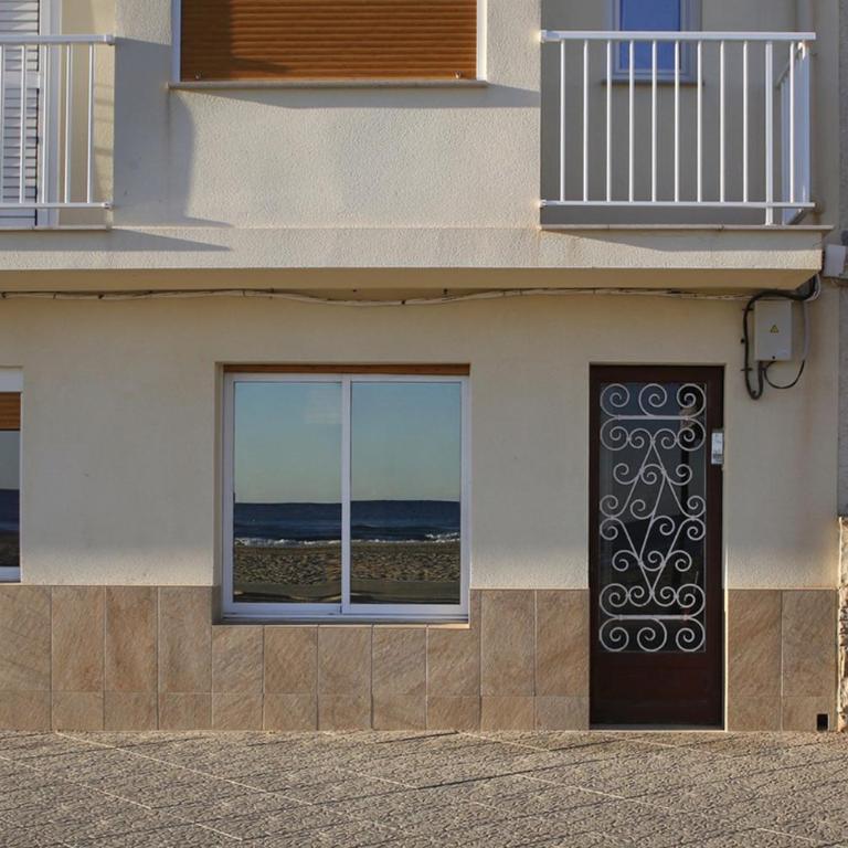 AT076 Planta baja en 1ra línea del paseo marítimo - Apartamento de 3 dormitorios - 2
