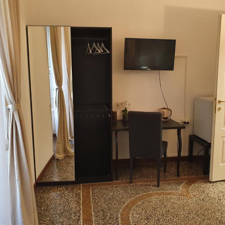 Domus La Foce Hotel - Camera Matrimoniale con Bagno Privato - 3