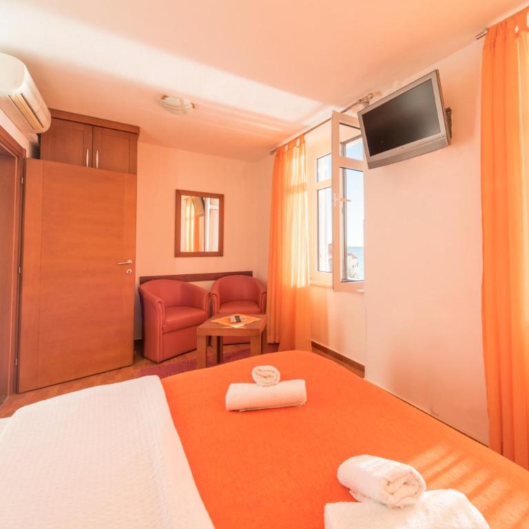 R club Apartments Old Town Budva - Apartman sa Terasom - 3