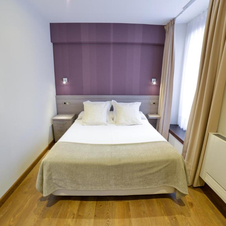 Apartamentos Turísticos Llanes - Studio with Balcony - 1