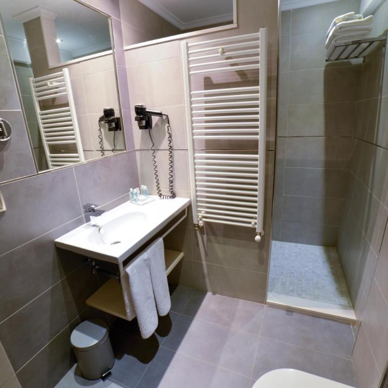 Apartamentos Turísticos Llanes - Superior Studio - 4