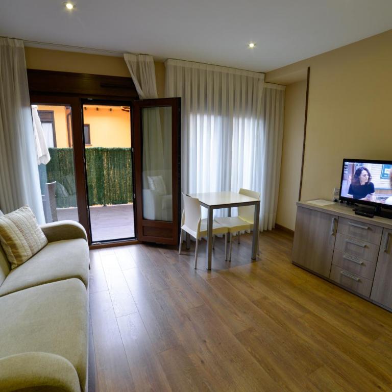 Apartamentos Turísticos Llanes - One-Bedroom Apartment with Terrace - 7