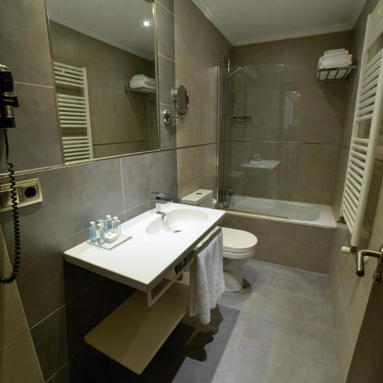 Apartamentos Turísticos Llanes - One-Bedroom Apartment with Terrace - 10