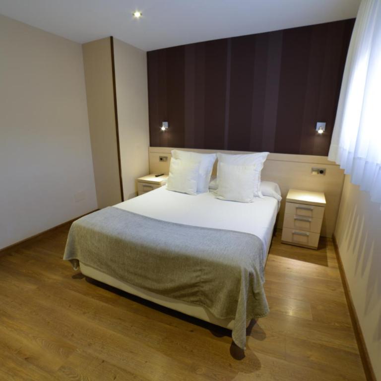 Apartamentos Turísticos Llanes - One-Bedroom Apartment - 1