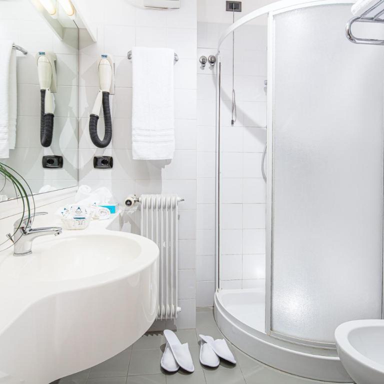 Hotel Helvetia - Double Room - 1