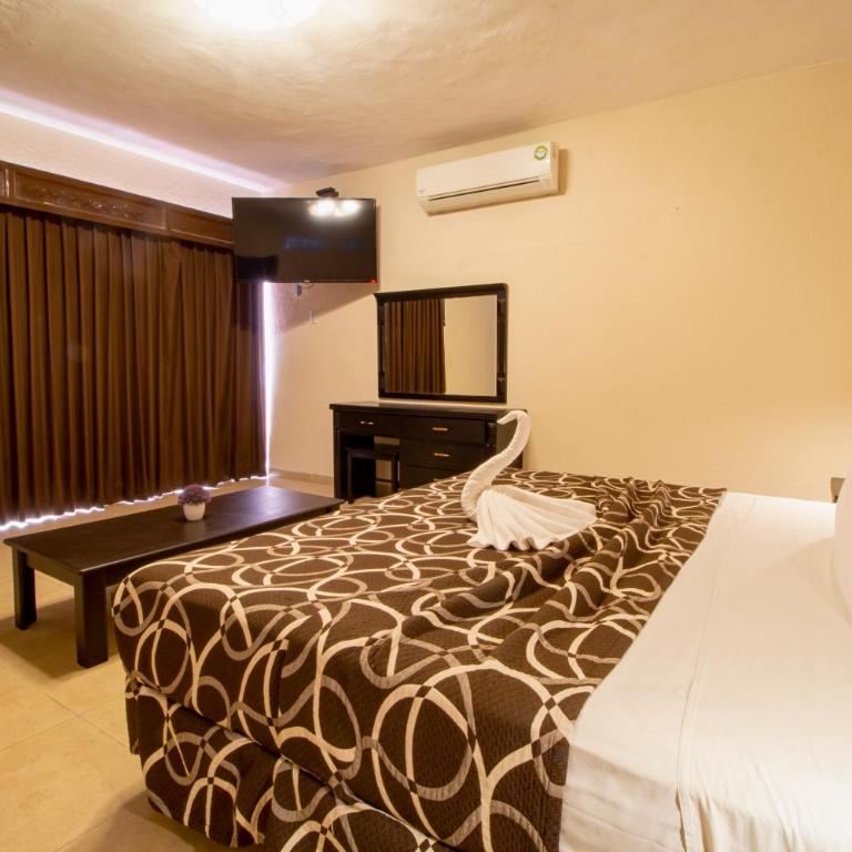 Hotel Colon Merida - Deluxe Suite - 3