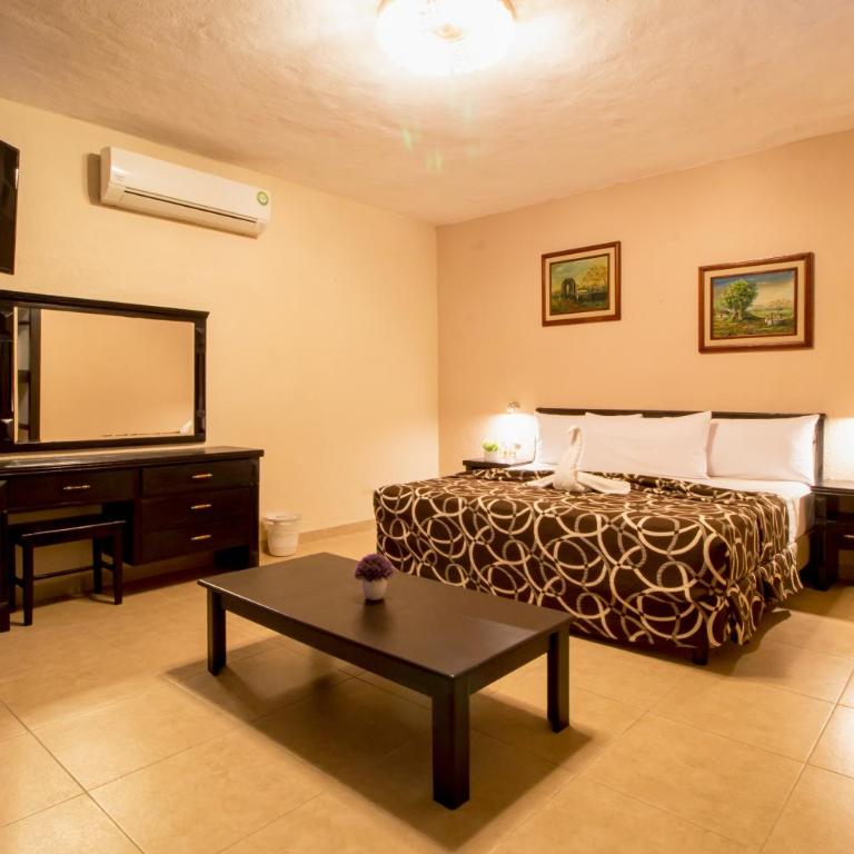 Hotel Colon Merida - Deluxe Suite - 1