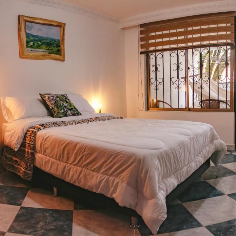 NOGAL HOSTEL - Deluxe Double Room with Balcony - 3