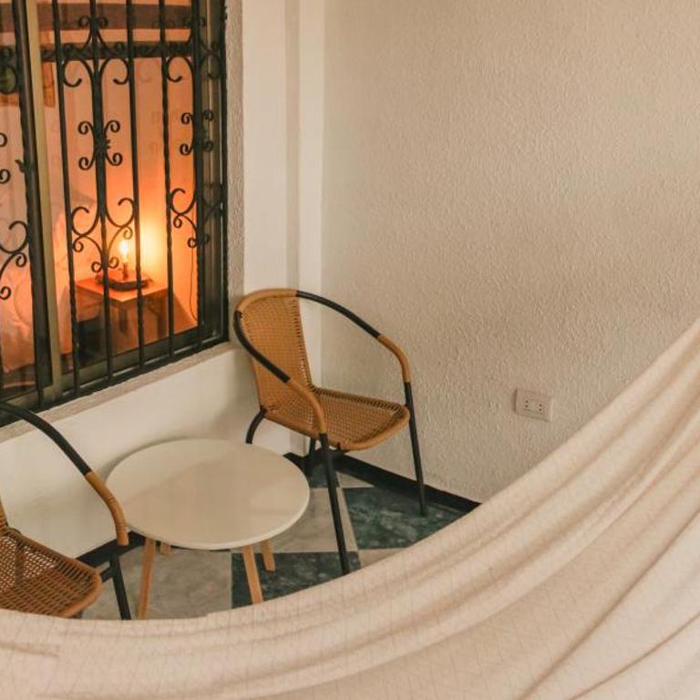 NOGAL HOSTEL - Deluxe Double Room with Balcony - 2