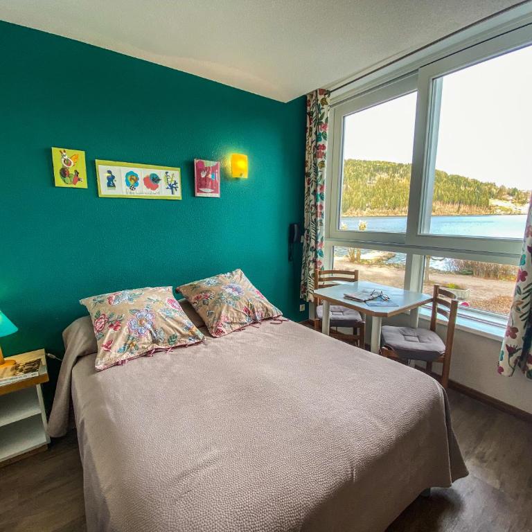 Appart'Hôtel LIDO au bord de l'eau - Studio (2 Personnes) - Vue sur Lac - 1