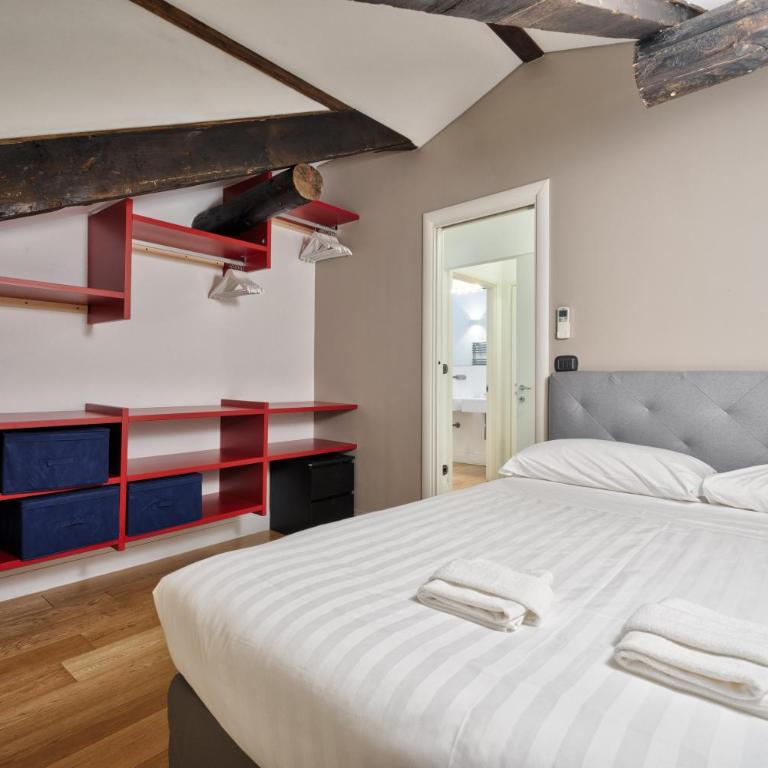 GuestHost - Stylish Apartment in the heart of Torino - Two-Bedroom Apartment - 5