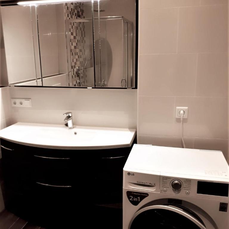 Royal Boardinghouse GmbH - Munich - Two-Bedroom Apartment - 1