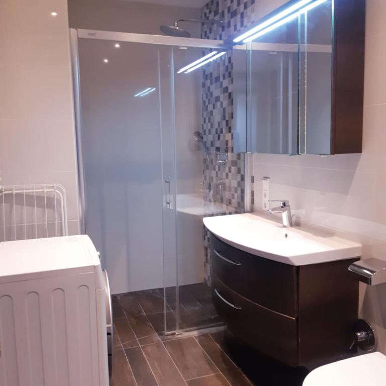 Royal Boardinghouse GmbH - Munich - Three-Bedroom Apartment - 3
