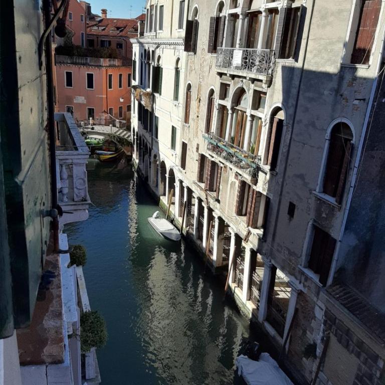 Corte dei Miracoli - Camera Matrimoniale con Vista Canale - 1