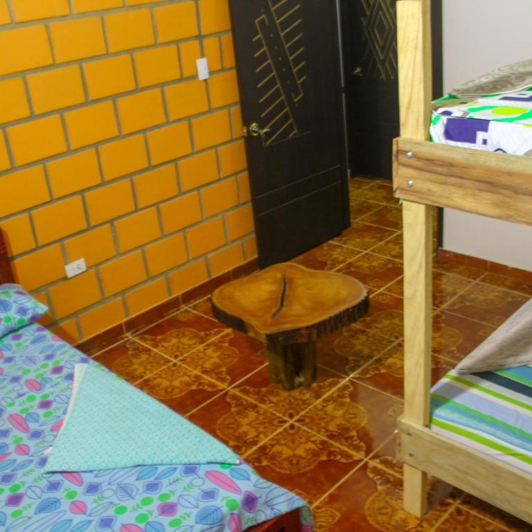 Hostal Luna Llena - Bed in 4-Bed Mixed Dormitory Room - 3