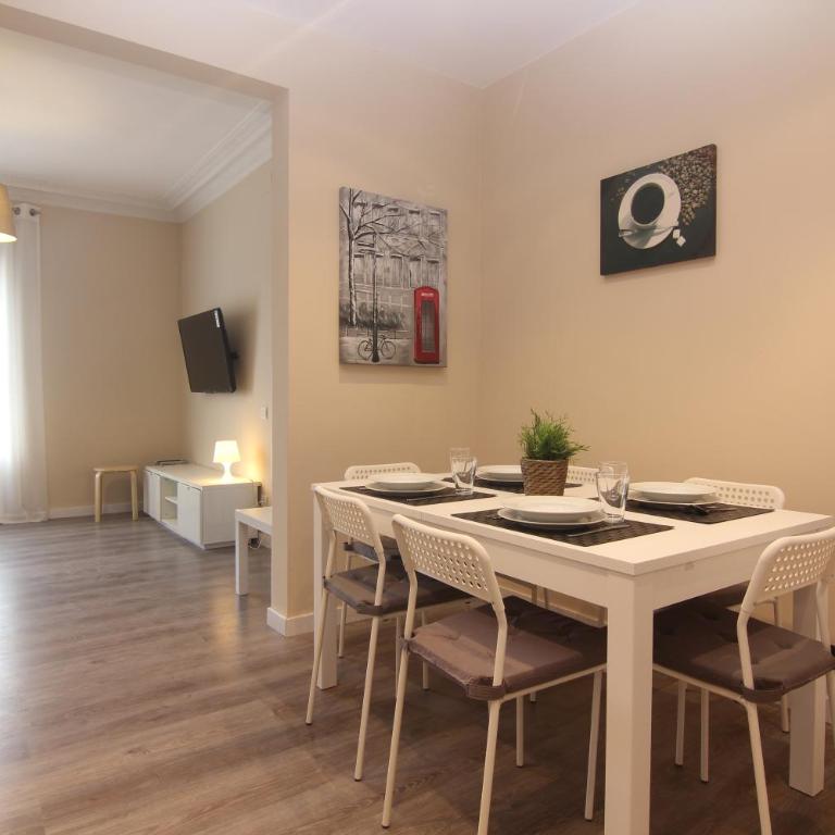 FELIP - Spacious and quiet apartments & one with Terrace - Apartment with Balcony - 4