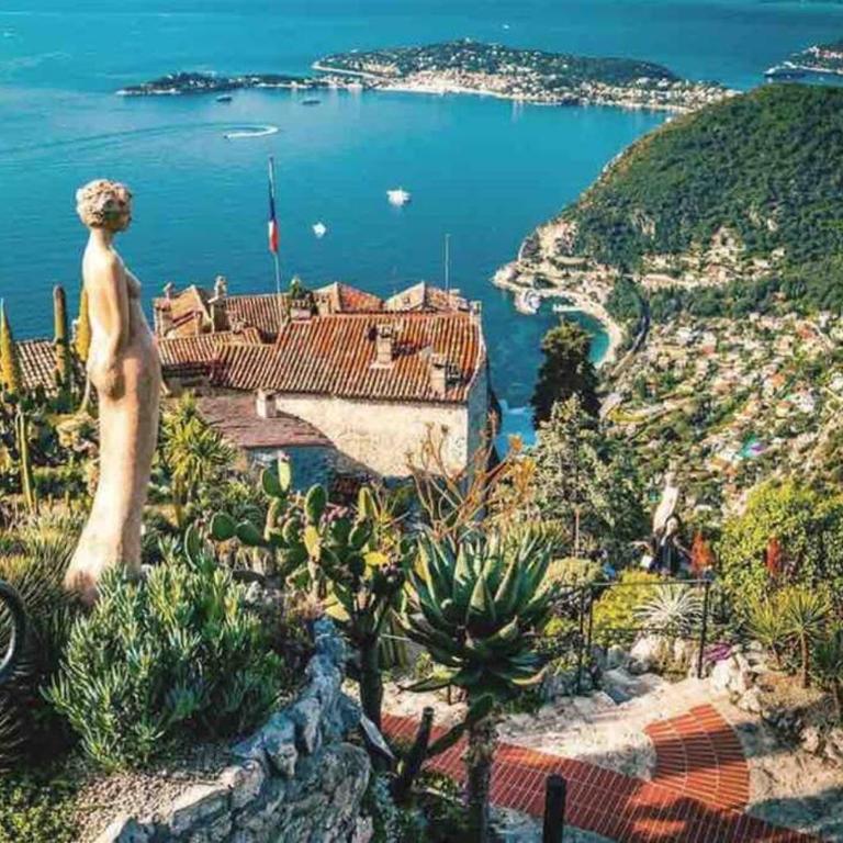 Villa d exception avec terrasse, jacuzzi, vue mer, parking, en plein cœur du village de Eze - Villa - Vue sur Mer - 53