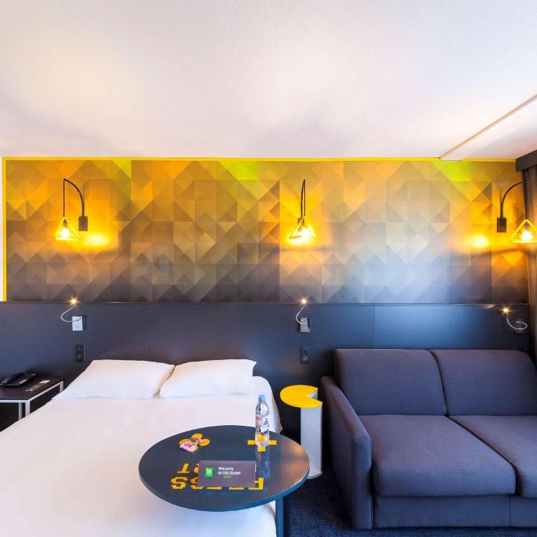 ibis Styles Poitiers Nord - Chambre Familiale Standard avec Lit Double et Canapé-Lit - 6