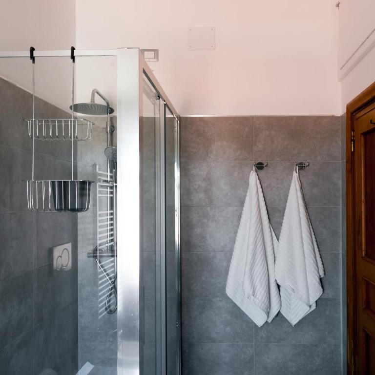 Fly by Suites Pescara - Appartamento con 2 Camere da Letto - 2