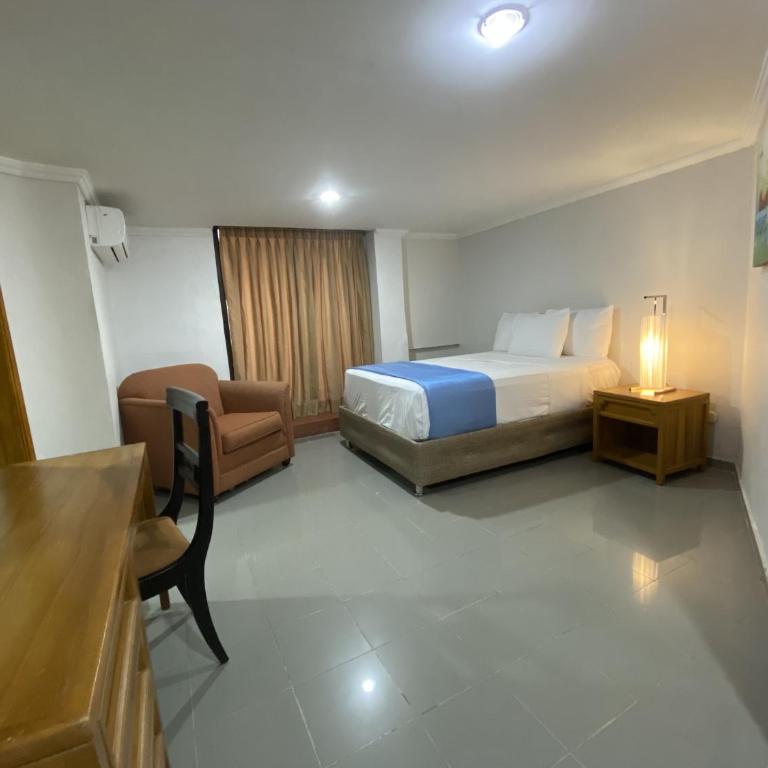 Hotel Puerta de Oro - Habitación Doble Estándar - 4