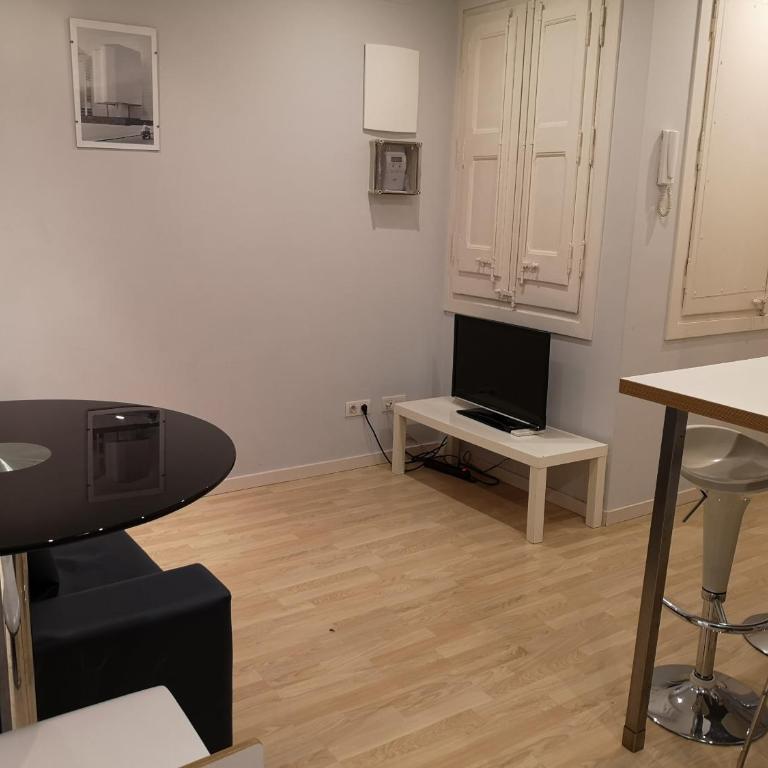 ApartEasy - Gracia Apartments - One-Bedroom Apartment - 10