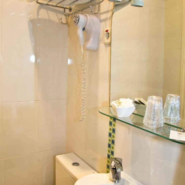 Hostal Los Alpes - Double Room - 10