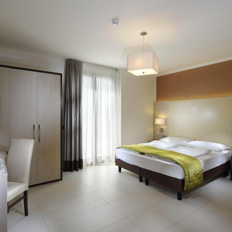 Hotel Lido Bibione Beach - Camera Tripla Classic - 11