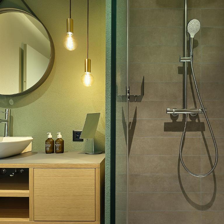 Links Leuk Golfresort - Deluxe Doppelzimmer mit Balkon - 5