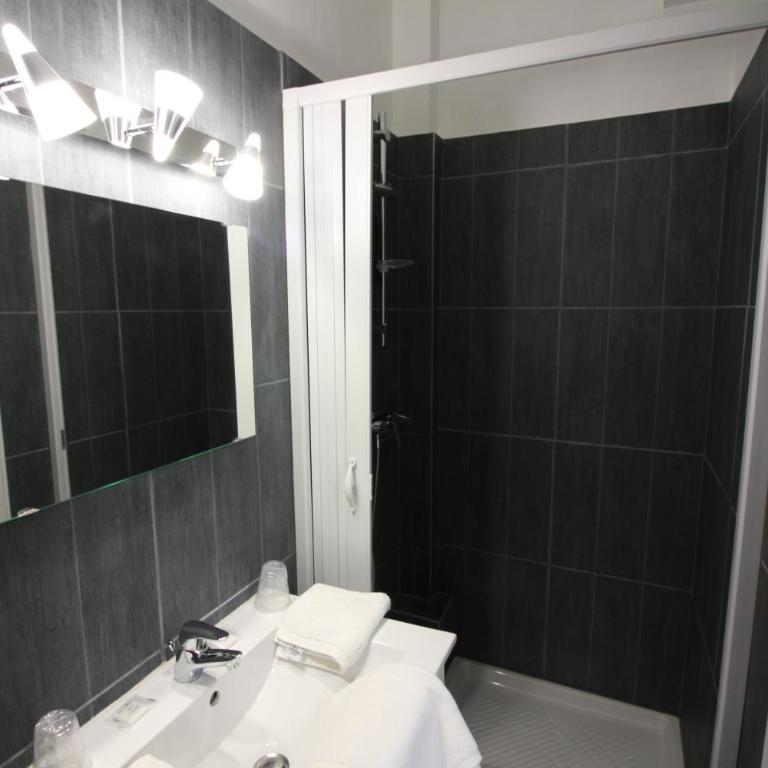 Hotel De l'Univers - Chambre Double – Vue sur Cour - 2