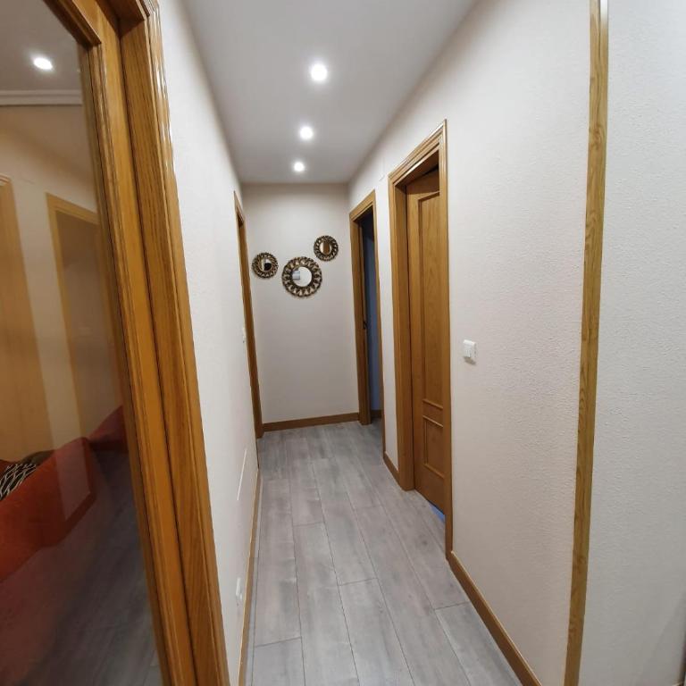 apartamento de tres dormitorios con garaje y todos los servicios cerca - Apartamento - 7