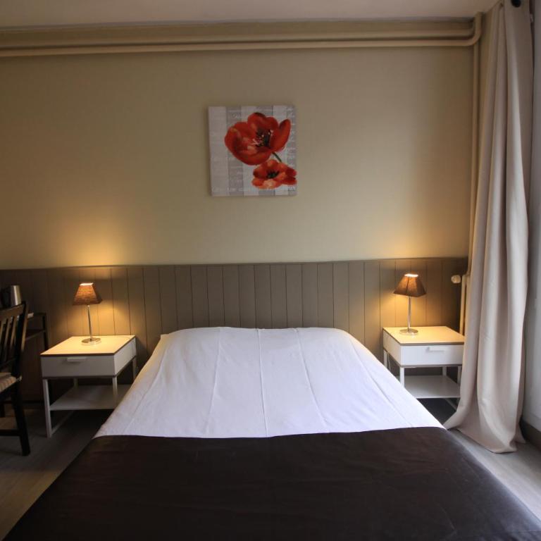 Hotel De l'Univers - Chambre Double Supérieure avec Vue sur le Port - 3