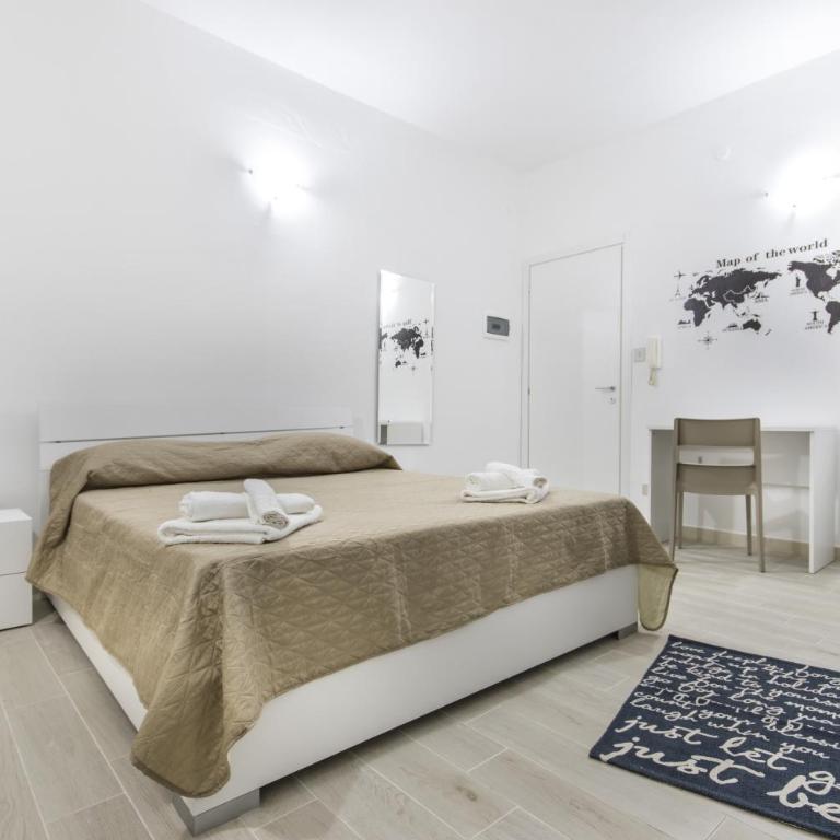 IN CENTRO ROOMS Vicino Cefalù SELF-CHEK-IN - Triple Room with Terrace - 4