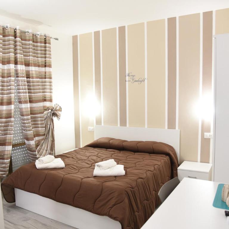IN CENTRO ROOMS Vicino Cefalù SELF-CHEK-IN - Quintuple Room with Balcony - 8