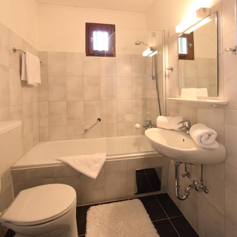 Comfort Hotel Garni Landhaus Gitti - Comfort Doppelzimmer mit Balkon und Bergblick - 3