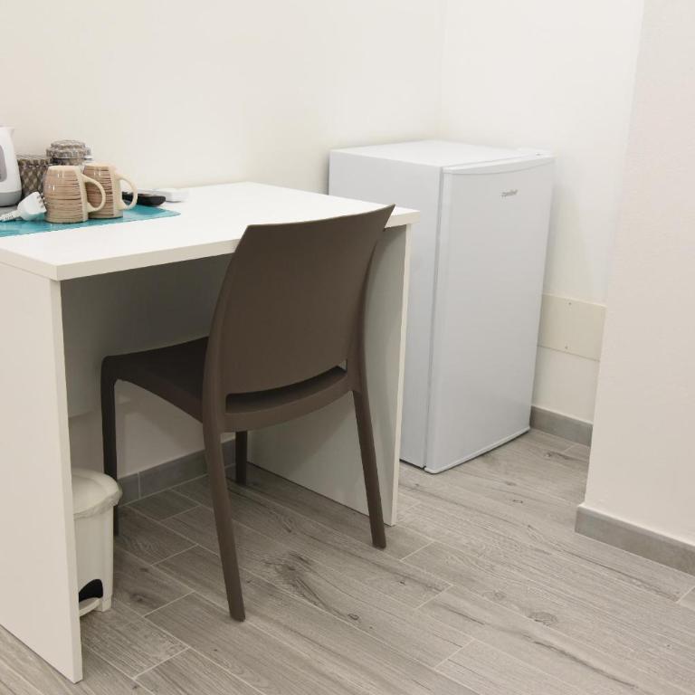 IN CENTRO ROOMS Vicino Cefalù SELF-CHEK-IN - Quadruple Room with Balcony - 3