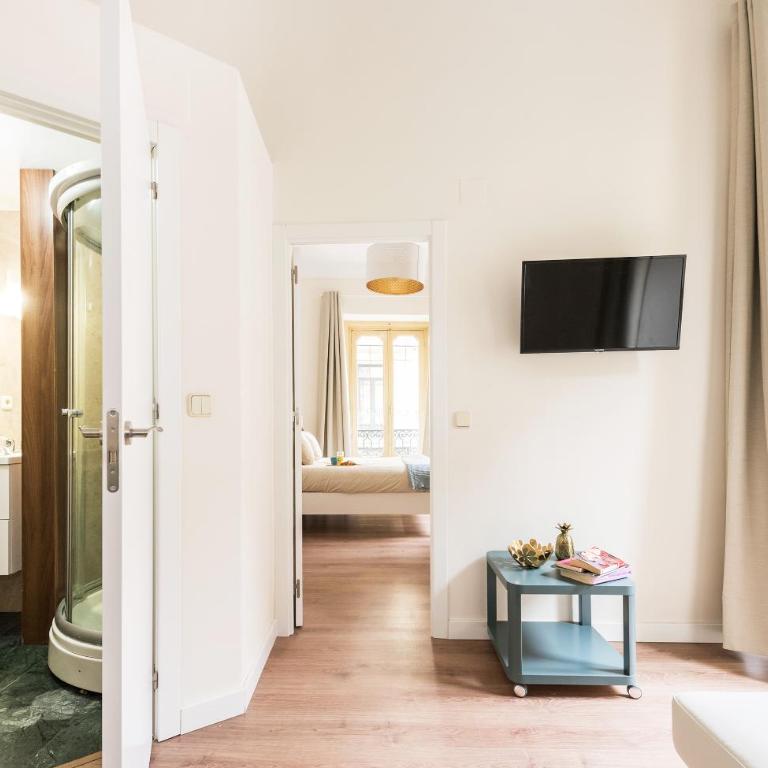 Apartamento en Puerta del Sol - Three-Bedroom Apartment - 12