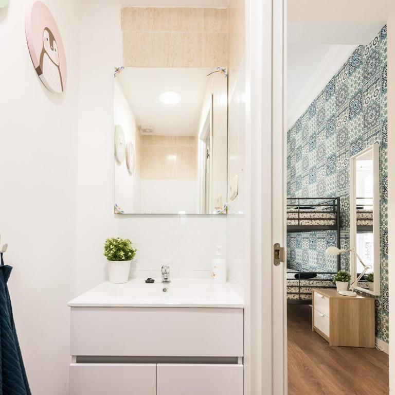 Apartamento en Puerta del Sol - Three-Bedroom Apartment - 18