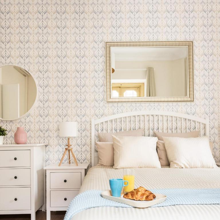 Apartamento en Puerta del Sol - Three-Bedroom Apartment - 7