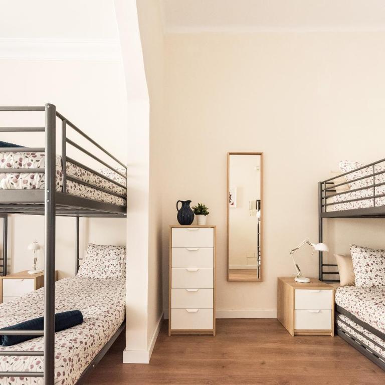 Apartamento en Puerta del Sol - Three-Bedroom Apartment - 21