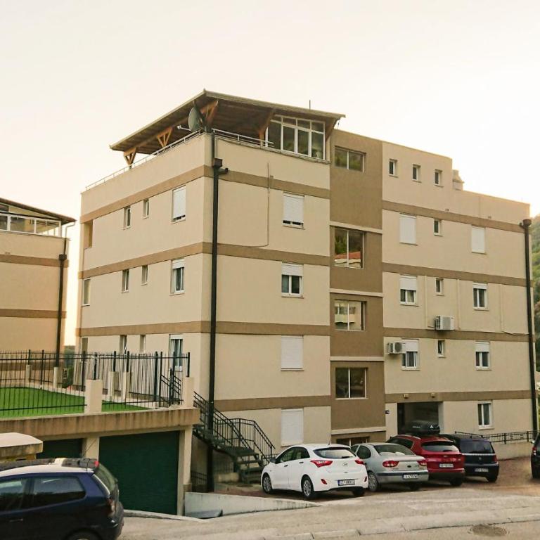 Apartment Green House - Three-Bedroom Apartment - 20