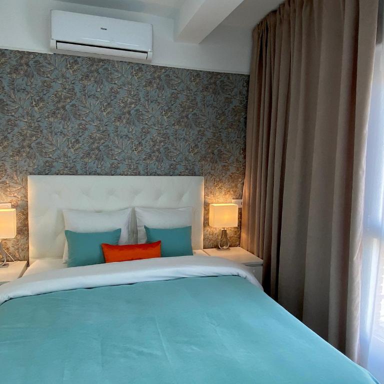 Plaza Madrid Central - Two-Bedroom Deluxe Apartment - 3