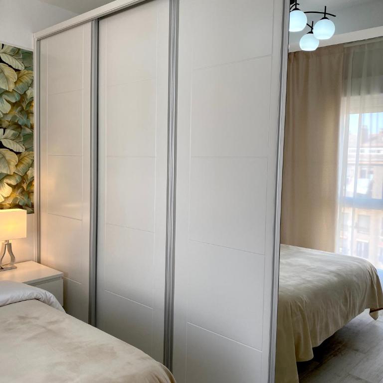 Plaza Madrid Central - Two-Bedroom Luxury Apartment - 10