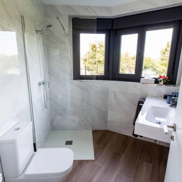 La llosina Vivienda Vacacional alquiler íntegro - Three-Bedroom House - 30