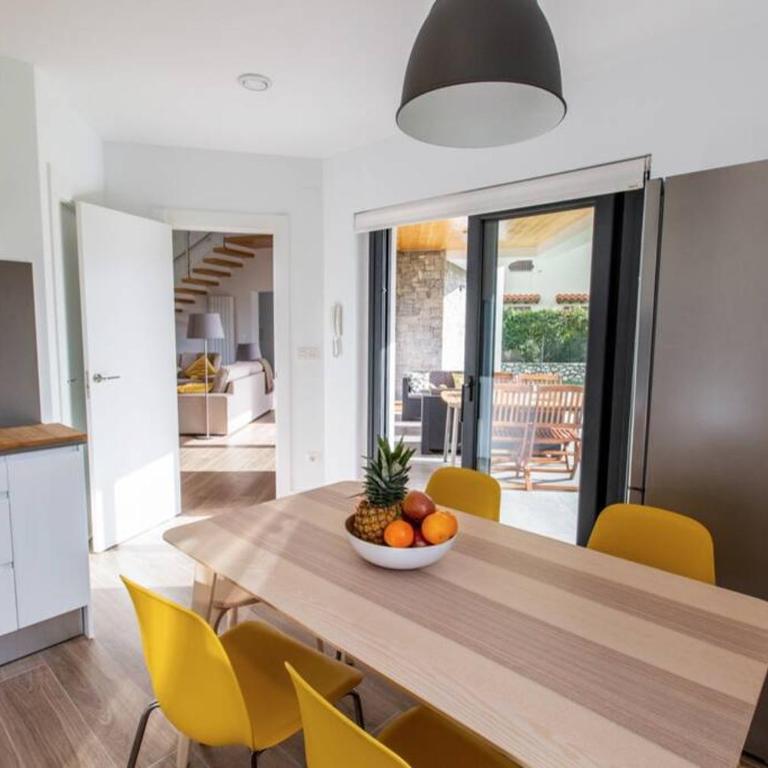 La llosina Vivienda Vacacional alquiler íntegro - Three-Bedroom House - 35