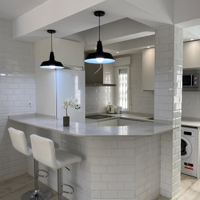 Plaza Madrid Central - Two-Bedroom Deluxe Apartment with Balcony - 12