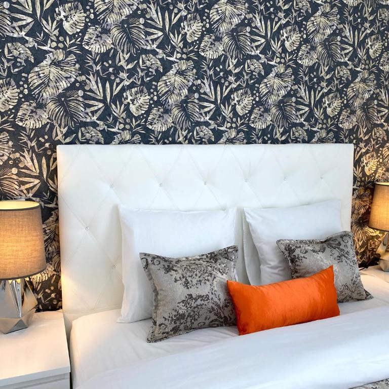 Plaza Madrid Central - Two-Bedroom Deluxe Apartment with Balcony - 7