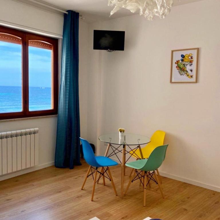 Mondello Beach Rooms - by the sea - Habitación con cama extragrande y vistas al mar - 1