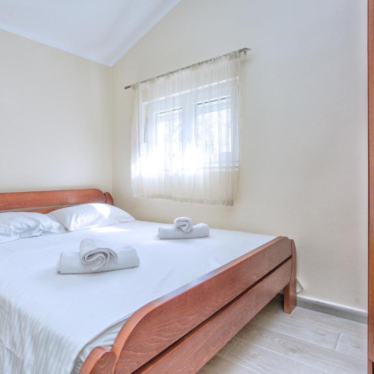 Apartments Bella Vista - Two-Bedroom Apartment with Terrace and Sea View - 6