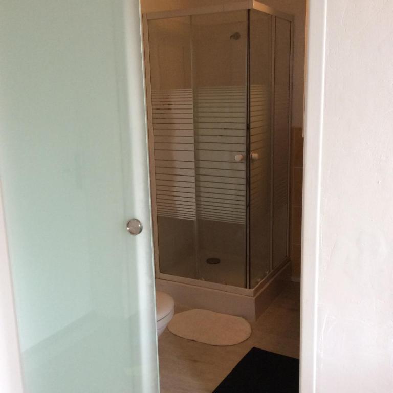 Aliénor - Chambre Simple avec Douche - 8